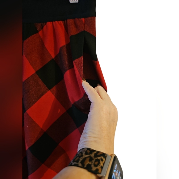 Lands' End Red and Black Plaid A-Line Skirt Buffalo Plaid Sz 8 WSK37 - Picture 3 of 6